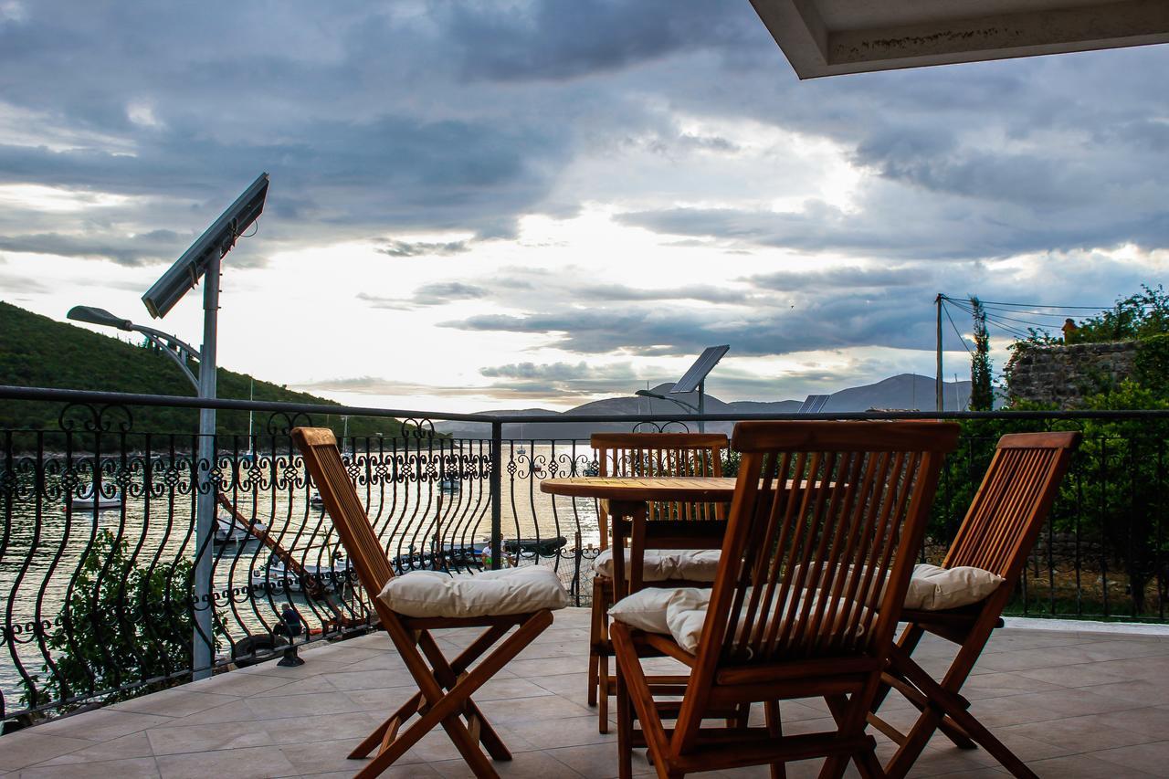 Villa San Apartments Tivat Eksteriør bilde