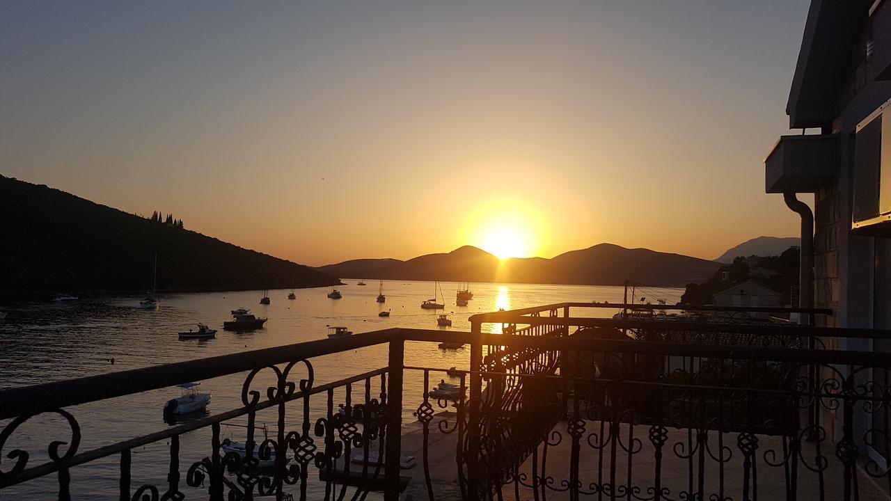 Villa San Apartments Tivat Eksteriør bilde
