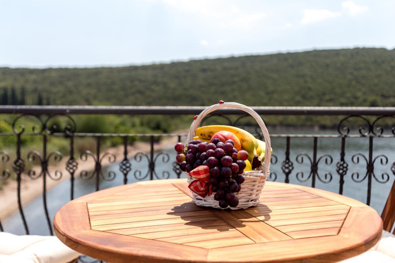 Villa San Apartments Tivat Eksteriør bilde
