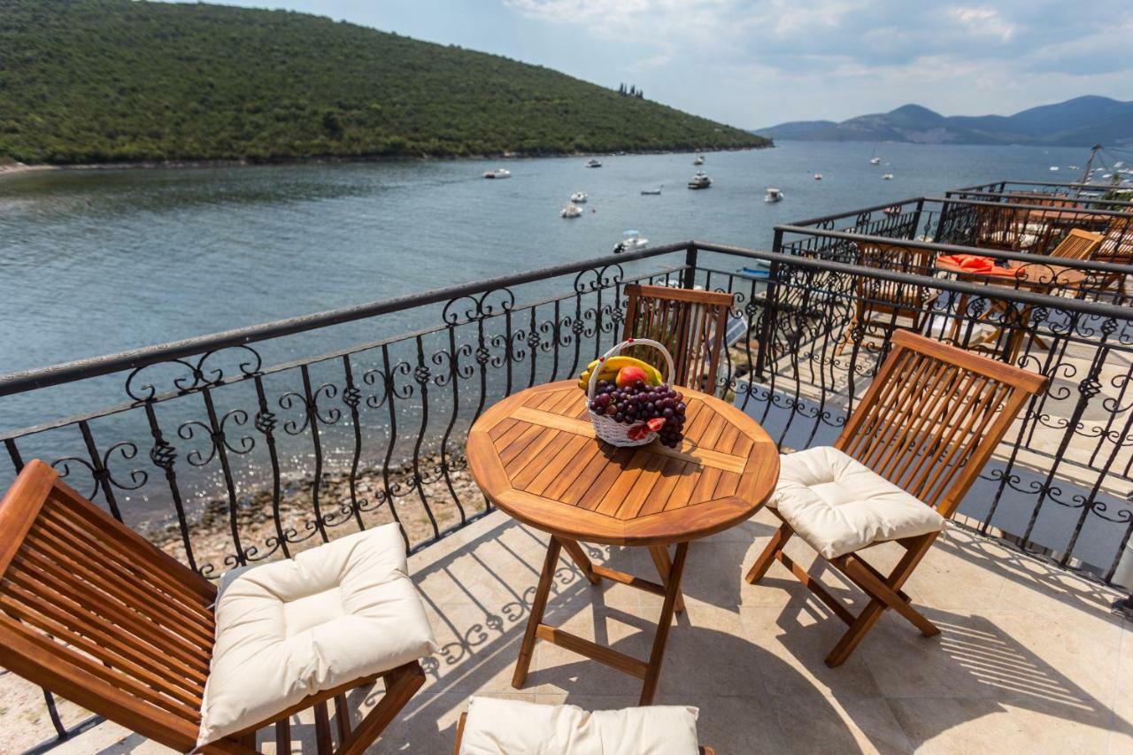 Villa San Apartments Tivat Eksteriør bilde