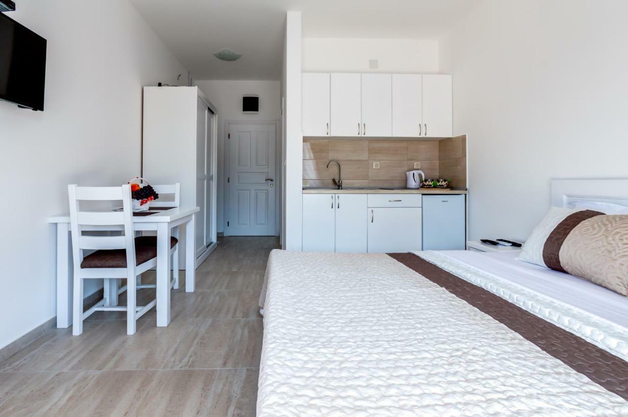 Villa San Apartments Tivat Eksteriør bilde