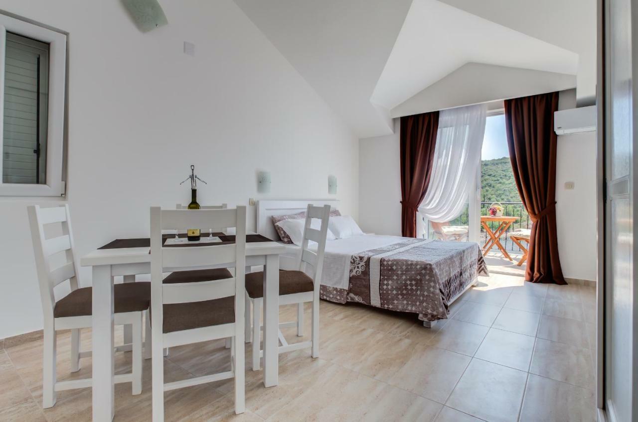 Villa San Apartments Tivat Eksteriør bilde