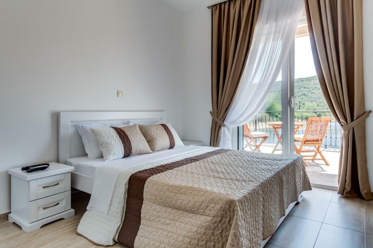 Villa San Apartments Tivat Eksteriør bilde