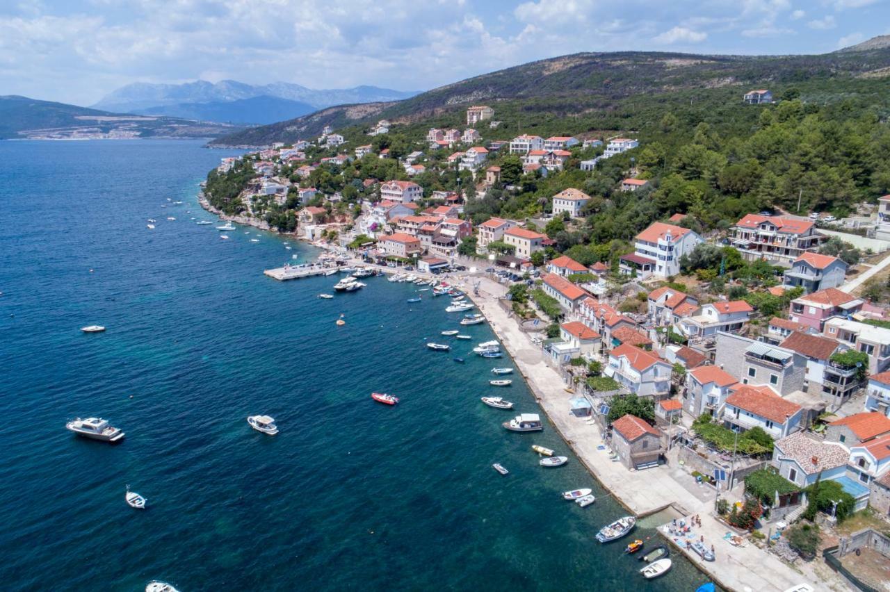 Villa San Apartments Tivat Eksteriør bilde
